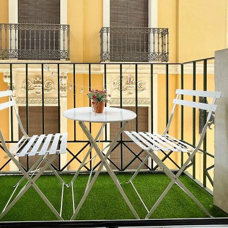 Apartamento Con Mucho Encanto En Pleno Centro Alicante Bagian luar foto