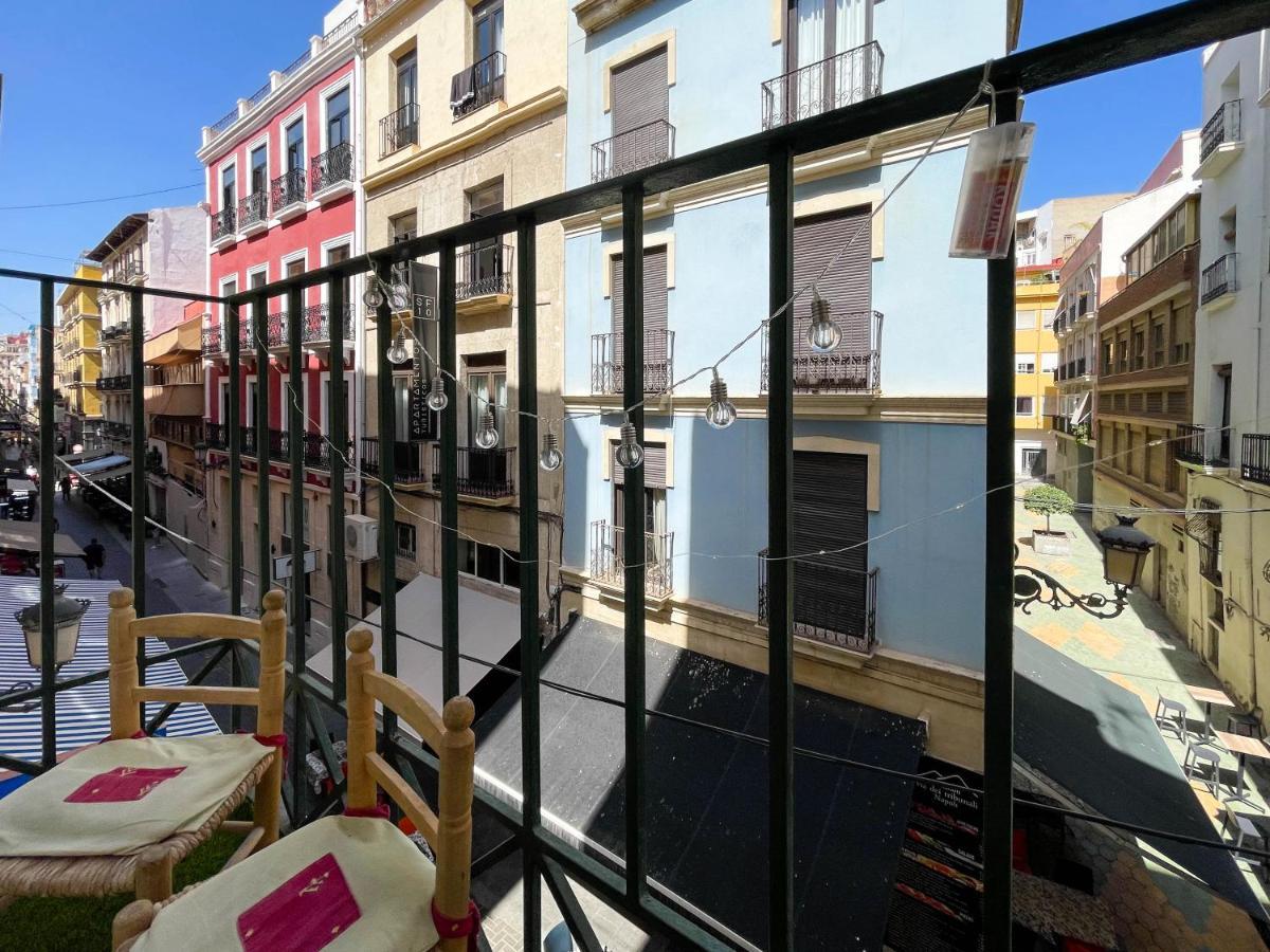 Apartamento Con Mucho Encanto En Pleno Centro Alicante Bagian luar foto