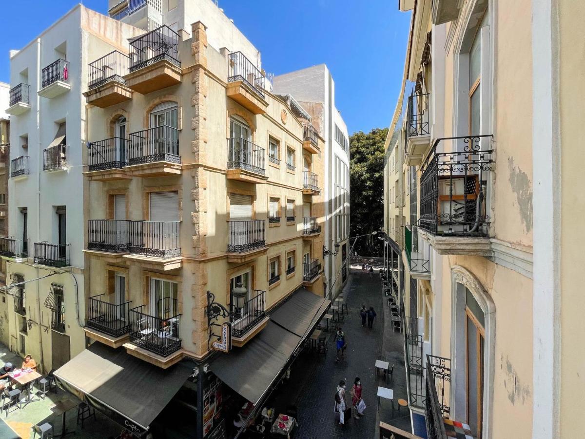 Apartamento Con Mucho Encanto En Pleno Centro Alicante Bagian luar foto