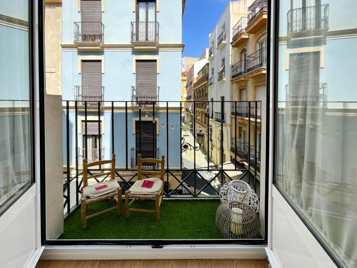 Apartamento Con Mucho Encanto En Pleno Centro Alicante Bagian luar foto